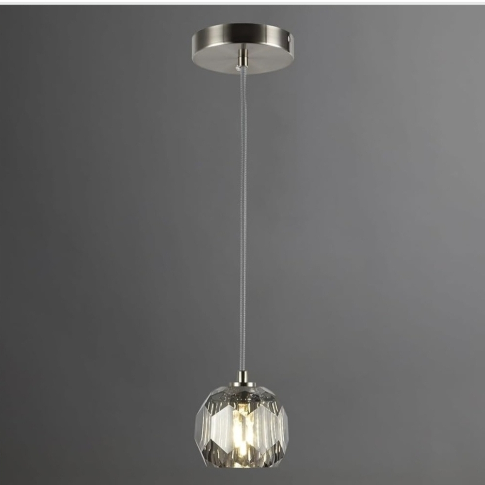 Elegant Crystal Pendant Light